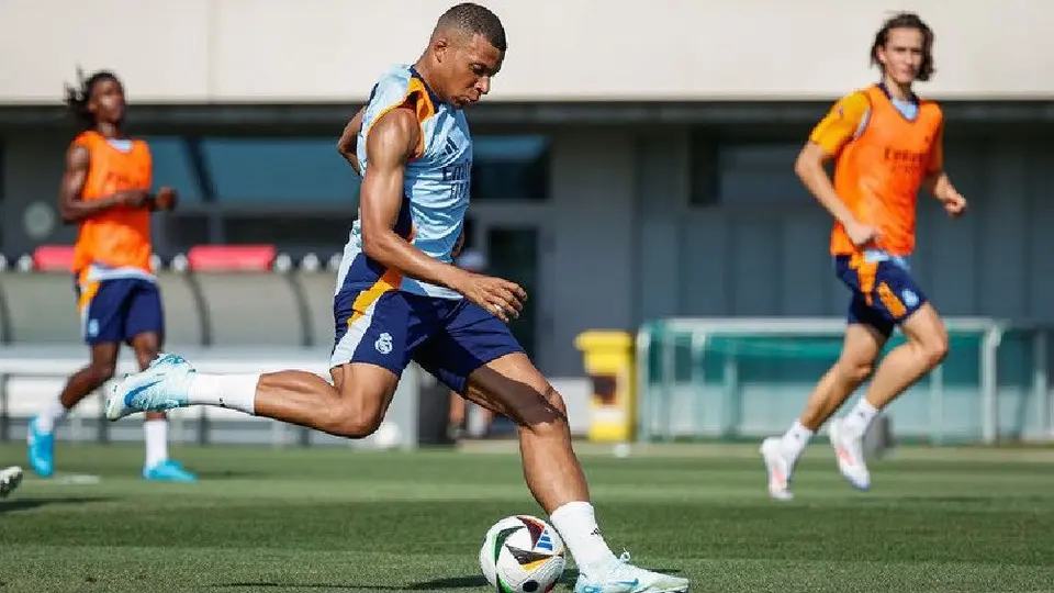 ¡Solo joyitas! Kylian Mbappé ya presume golazos en entrenamientos con el Real Madrid