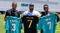 Vinicius Jr. y Eder Militao visitan a los Miami Dolphins antes del arranque de Copa América