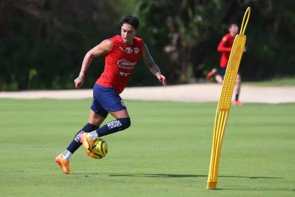 Omar Govea y Daniel Aguirre dan sus primeras palabras como jugadores de Chivas