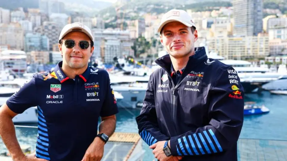 Jos Verstappen señaló que diferencia entre Max y Checo Pérez "es cada vez más obvia"