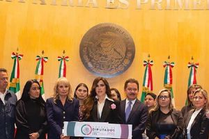 Gloria Trevi celebra aprobación de reforma a la ley que protege a las víctimas de trata de personas
