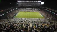 Partido de México se vio afectado por invasores de cancha por segundo juego consecutivo