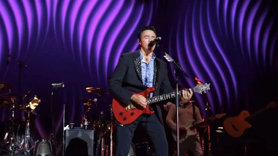 Víctor Velázquez aparece en concierto de Los Temerarios previo a la Vuelta de la Final del CL24
