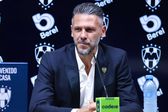 Martín Demichelis pide a Fidel Ambriz estar enfocado en Rayados y no en Europa