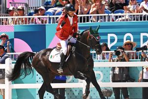 ¡Andrés Azcárraga se clasifica a la Final de Salto Ecuestre individual en París 2024!