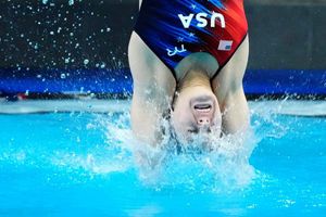 París 2024: !Vaya susto! Clavadista estadounidense golpeó con el trampolín en su salto