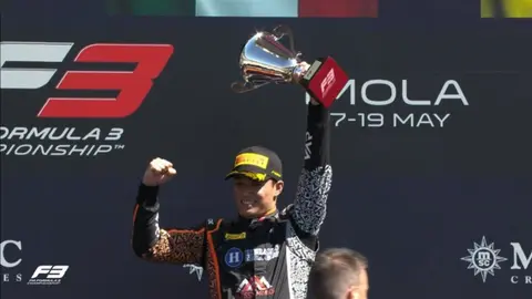 ¡De no creerse! Piloto mexicano Noel León pierde triunfo en Sprint de F3 por penalización