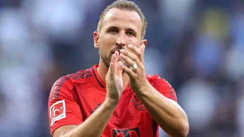 ¡Me paro de pie! El emotivo gesto de Harry Kane tras ganar trofeo frente al Tottenham