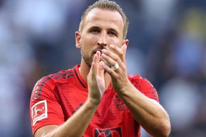 ¡Me paro de pie! El emotivo gesto de Harry Kane tras ganar trofeo frente al Tottenham