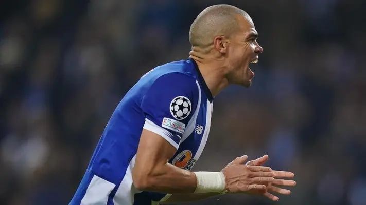 Porto podría mandar al retiro a Pepe tras la Eurocopa con Portugal