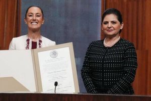 Claudia Sheinbaum recibe constancia de presidenta electa: “Actuaré con honestidad”