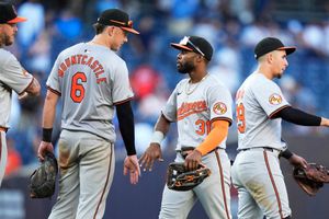 Orioles aplasta a Yankees como visitante y se acerca al liderato de la división