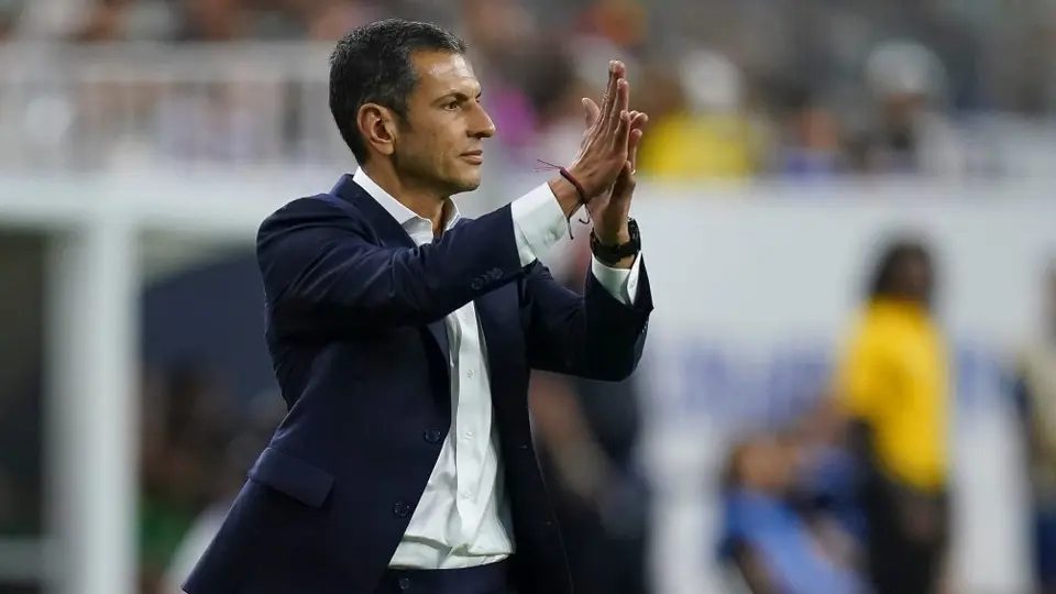 Regla impide a ‘Jimmy’ Lozano dirigir al León, fue candidato al puesto
