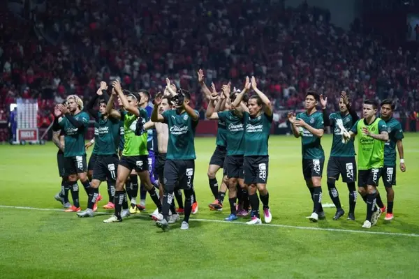 Chivas deja atrás 'Te deseo lo mejor' y adopta 'Arráncamelo' como nuevo himno