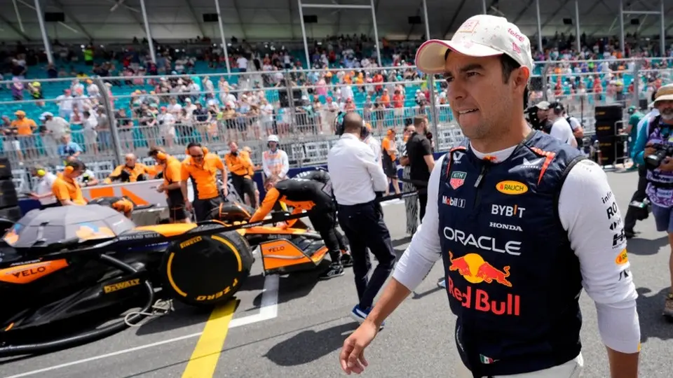 Seguridad personal de Donald Trump trató de impedir el paso de Checo Pérez en el GP de Miami