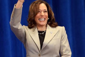 Kamala Harris llama a Donald Trump y a Elon Musk "chicos ricos obsesionados"