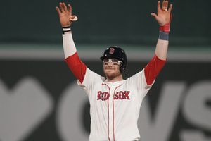 ¡Una locura! Danny Jansen apunta a jugar en dos equipos en el mismo partido de MLB