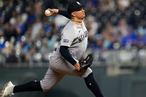 ¿Regresará a los Dodgers? Víctor González es cortado por Yankees tras mala racha