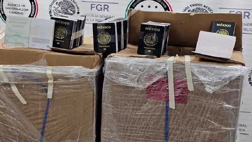 Detienen a dos hombres presuntamente implicados en el robo de pasaportes a la SRE