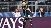 Hugo Lloris llena de eolgios a Guillermo Ochoa y asegura que debió jugar en mejores equipos
