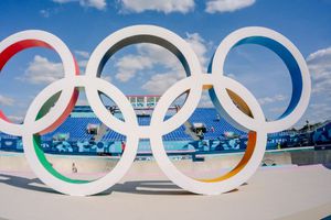 ¿Sin efectividad? Atletas llegan a París 2024 y sacan conclusiones de camas ‘anti-sexo’