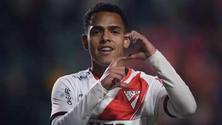 ¡De no creer! Jugador boliviano se pierde la Copa América porque su padre no firmó el permiso