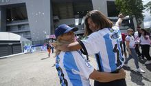 Aficionados argentinos 'explotan' tras polémica reanudación contra Marruecos en París 2024