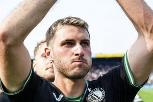 Santi Giménez reacciona a calendario de Feyenoord en Champions League