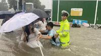 VIDEO: Lluvias torrenciales en China dejan al menos 20 muertos y decenas de desaparecidos