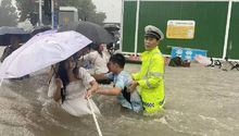 VIDEO: Lluvias torrenciales en China dejan al menos 20 muertos y decenas de desaparecidos