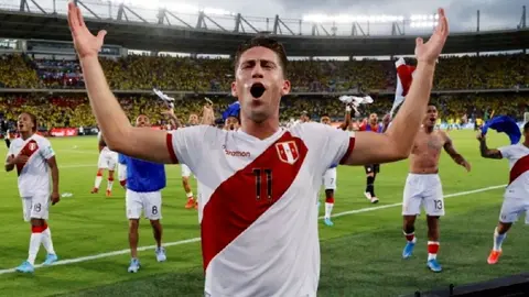 Santiago Ormeño vuelve a la convocatoria de Perú para disputar Eliminatorias de Conmebol