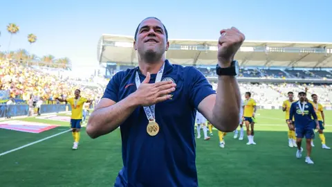 ¡Leyenda! André Jardine alcanza 100 partidos de Liga MX y cuatro títulos con América