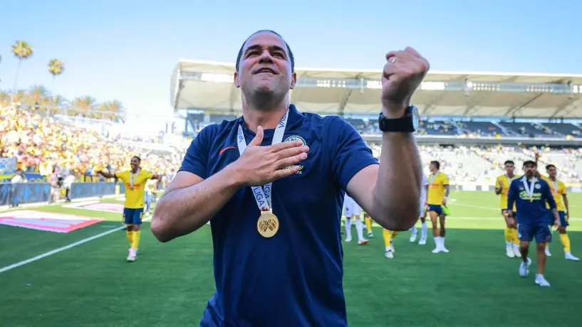 ¡Leyenda! André Jardine alcanza 100 partidos de Liga MX y cuatro títulos con América
