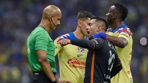 Resaltan polémicos arbitrajes en Puro Futbol