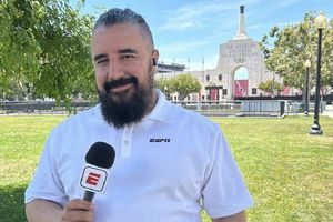 ¡Hay tiro! Pietrasanta pagará boletos a los argentinos para venir a golpear a Álvaro Morales