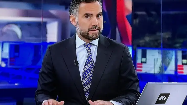 Presentador de noticias de Televisa usa corbata especial de América tras su Bicampeonato