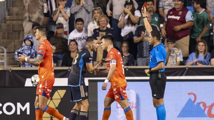 ¡Bendita Leagues Cup! Árbitro quita la expulsión para volver a expulsar al delantero de Philadelphia