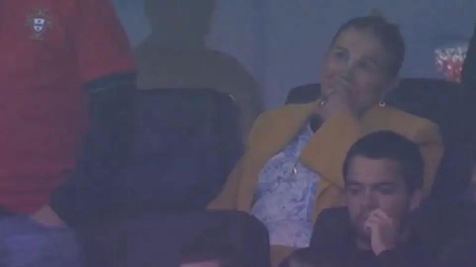 ¡Rompe en llanto! Mamá de Cristiano Ronaldo se conmueve al ver a su hijo llorar