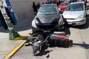 Reportan balacera afuera del Metro Revolución, con saldo de un hombre muerto