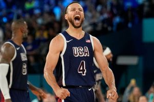 Stephen Curry 'borra' a los Warriors de sus redes y desata rumores sobre traspaso a Lakers