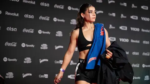 Alana desata euforia en su presentación en La Velada del Año junto a ‘Luis Miguel’