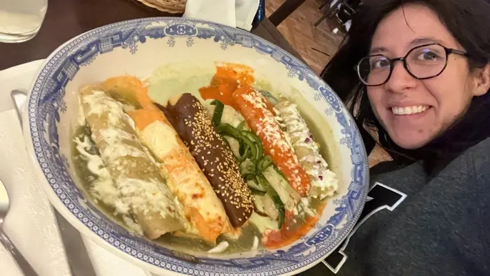 Las famosas y gigantescas enchiladas de Sanborns que se están haciendo viral