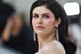 Alexandra Daddario anuncia que está embarazada