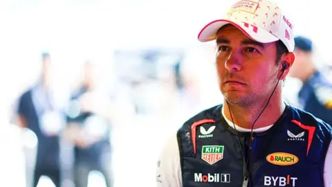 Checo Pérez sube al cuarto sitio en el Gran Premio de Miami por sanción a Carlos Sainz