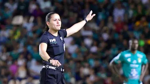 La árbitra Karen Hernández debutó en una eliminatoria mundialista de la Concacaf
