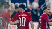 ¡Responde! Rodrigo Huescas da asistencia con el Copenhague en su primera titularidad