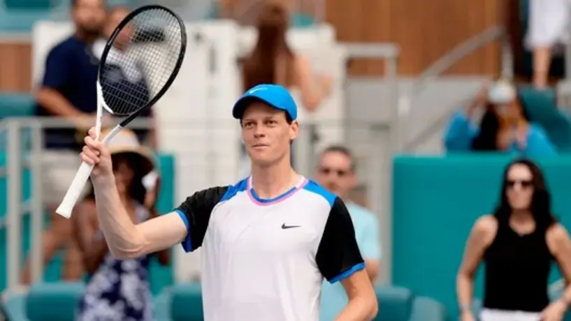 Jannik Sinner, tenista número uno del mundo, da positivo en doping pero es declarado inocente