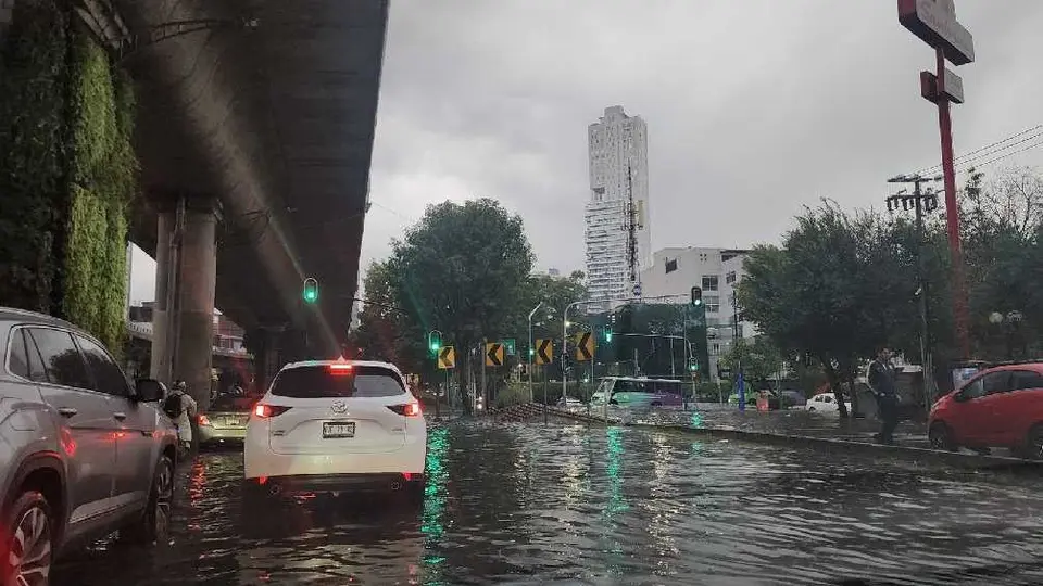 Luvias en CDMX dejaron encharcamientos e inundaciones en diferentes avenidas