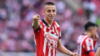 ¡Se queda en el Rebaño! Piojo Alvarado apunta a renovar con Chivas hasta 2028
