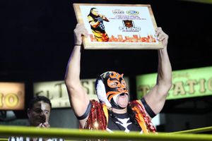 Homenajean a Felino por 40 Años de Historia en la Arena Coliseo de Guadalajara